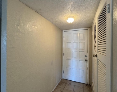 943 Montera Road - Photo Thumbnail 14