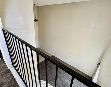 943 Montera Road - Photo Thumbnail 10