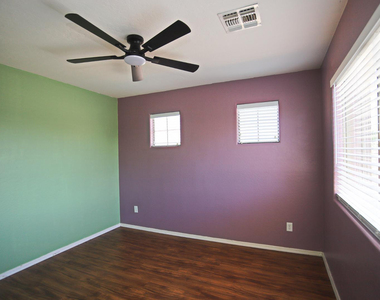 512 E Rainbow - Photo Thumbnail 19