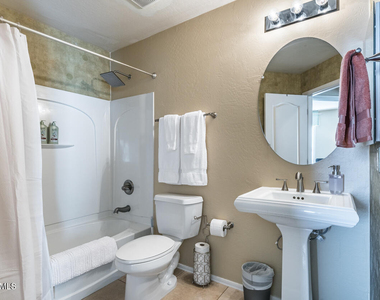 1664 E Bridgeport Parkway - Photo Thumbnail 20