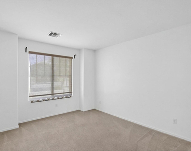 6550 S 44th Avenue - Photo Thumbnail 12