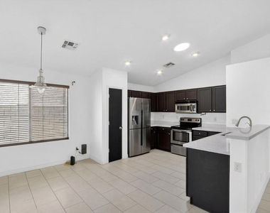6550 S 44th Avenue - Photo Thumbnail 1