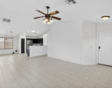 6550 S 44th Avenue - Photo Thumbnail 8