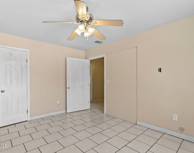 7707 Parral Drive - Photo Thumbnail 7