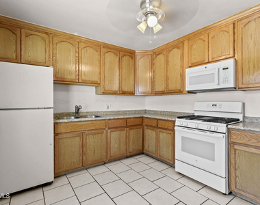 7707 Parral Drive - Photo Thumbnail 4