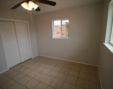 5725 Waycross Avenue - Photo Thumbnail 31