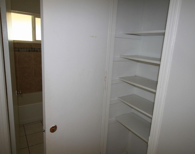 5725 Waycross Avenue - Photo Thumbnail 16