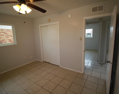 5725 Waycross Avenue - Photo Thumbnail 26
