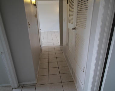 5725 Waycross Avenue - Photo Thumbnail 34