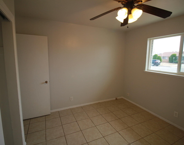 5725 Waycross Avenue - Photo Thumbnail 40