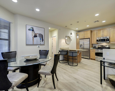7291 N Scottsdale Road - Photo Thumbnail 7