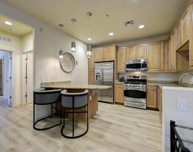 7291 N Scottsdale Road - Photo Thumbnail 9