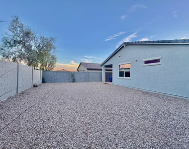 1325 S 223rd Drive - Photo Thumbnail 10