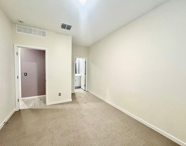 1325 S 223rd Drive - Photo Thumbnail 3