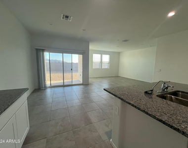 1575 E Lardner - Photo Thumbnail 4