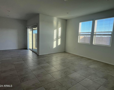 1575 E Lardner - Photo Thumbnail 15