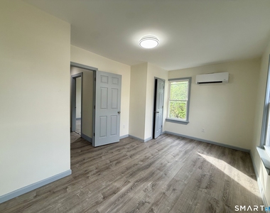 22 Hawthorne Avenue - Photo Thumbnail 15
