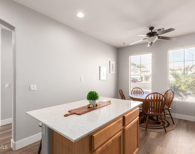 3725 E Meadowview Drive - Photo Thumbnail 15