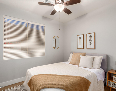 3725 E Meadowview Drive - Photo Thumbnail 23