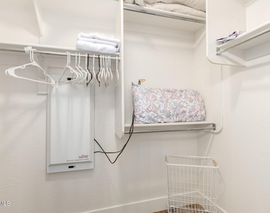 3725 E Meadowview Drive - Photo Thumbnail 26
