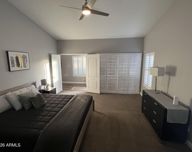 4052 E Chaparosa Way - Photo Thumbnail 11
