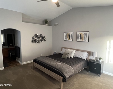 4052 E Chaparosa Way - Photo Thumbnail 9