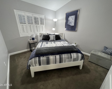 4052 E Chaparosa Way - Photo Thumbnail 13