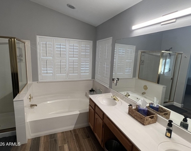 4052 E Chaparosa Way - Photo Thumbnail 12