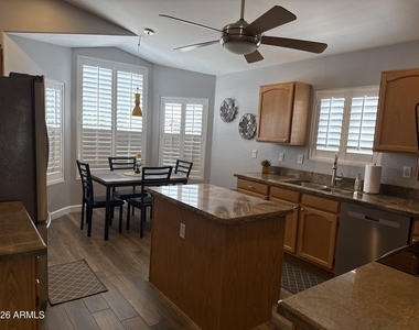 4052 E Chaparosa Way - Photo Thumbnail 6