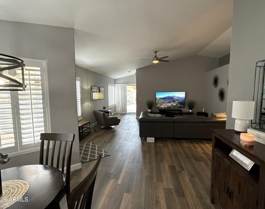 4052 E Chaparosa Way - Photo Thumbnail 4