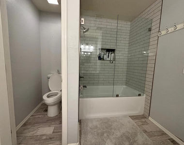 3136 E Brookwood Court - Photo Thumbnail 13
