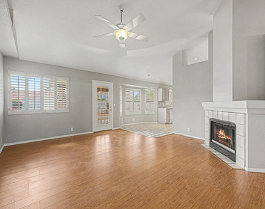 5719 E Saint John Road - Photo Thumbnail 5