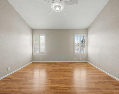 5719 E Saint John Road - Photo Thumbnail 10