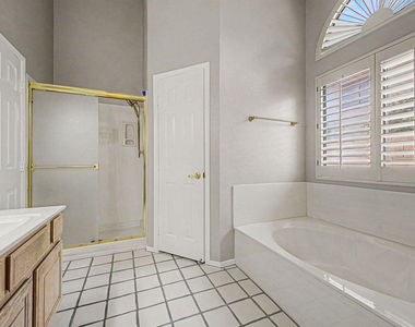 5719 E Saint John Road - Photo Thumbnail 12