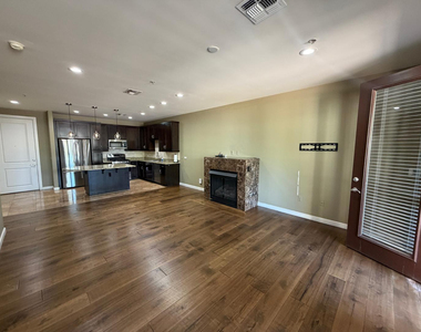 7291 N Scottsdale Road - Photo Thumbnail 5