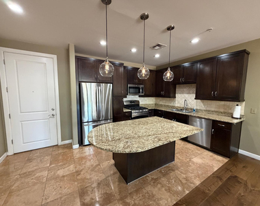 7291 N Scottsdale Road - Photo Thumbnail 2
