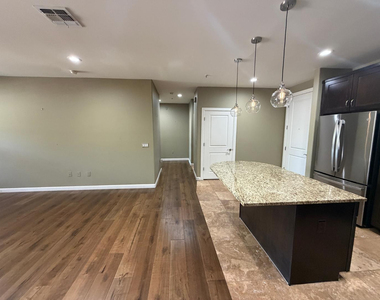7291 N Scottsdale Road - Photo Thumbnail 7