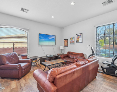 351 N Cloverfield Circle - Photo Thumbnail 37
