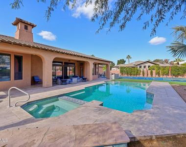 351 N Cloverfield Circle - Photo Thumbnail 11