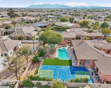 351 N Cloverfield Circle - Photo Thumbnail 5