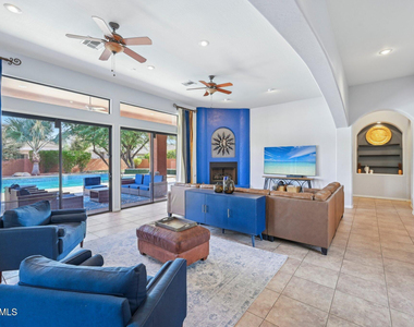 351 N Cloverfield Circle - Photo Thumbnail 16