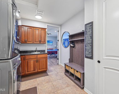 351 N Cloverfield Circle - Photo Thumbnail 34