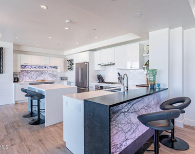 4422 N 75th Street - Photo Thumbnail 2