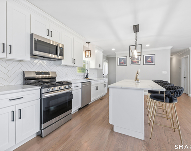 130 Deramo Place - Photo Thumbnail 2