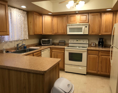 12222 N Paradise Village Parkway S - Photo Thumbnail 5