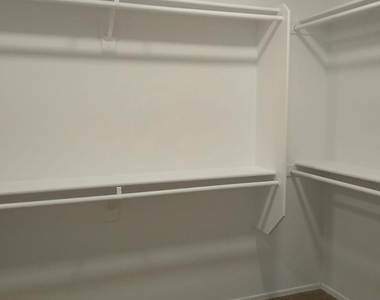 24744 W Illini Street - Photo Thumbnail 5