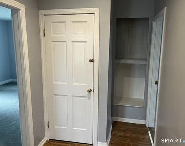 109 1/2 Oak Avenue - Photo Thumbnail 7