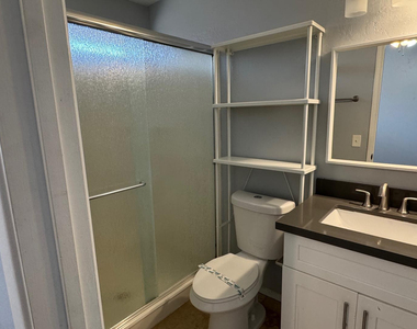 117 W Concorda Drive - Photo Thumbnail 16