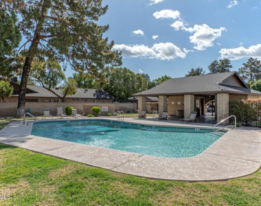 117 W Concorda Drive - Photo Thumbnail 7