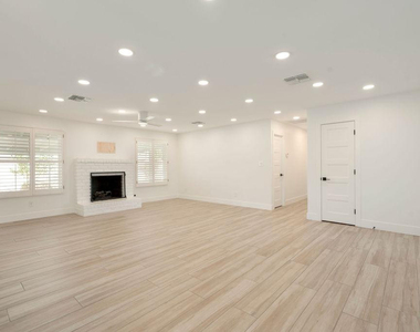 8656 E Solano Drive - Photo Thumbnail 4